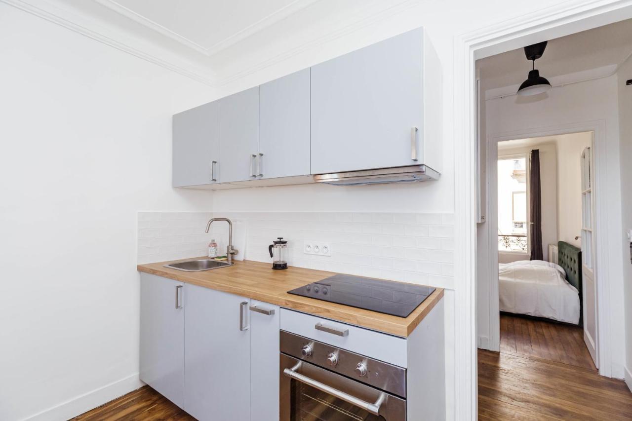 Nice 32 M Renovated And With Comfort In * Parijs